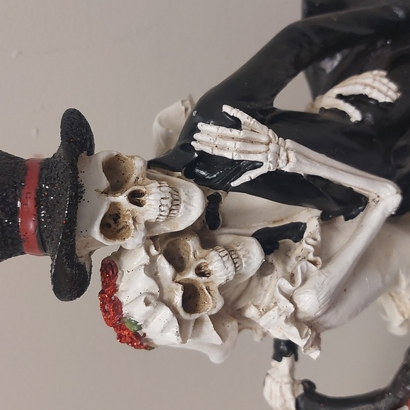 Love Never Dies Newly Wed Skeleton Couple On Bike Goth Romance Decor Figurine - Picture 6 of 16
